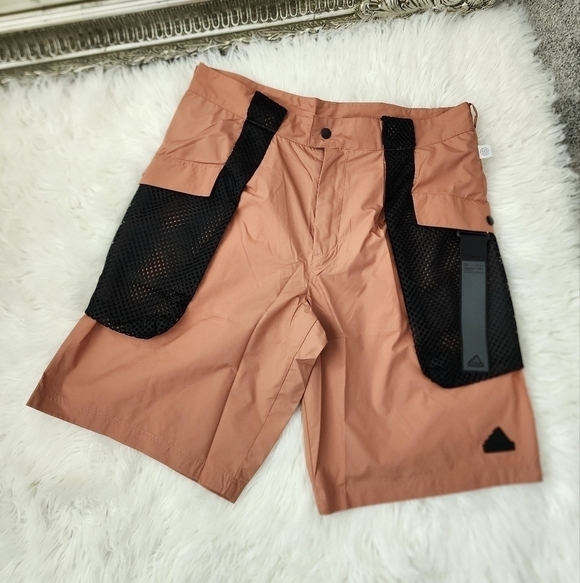 Adidas CITY ESCAPE PREMIUM SHORTS. Cargo Shorts. Size Medium. Color Clay… - Picture 4 of 9